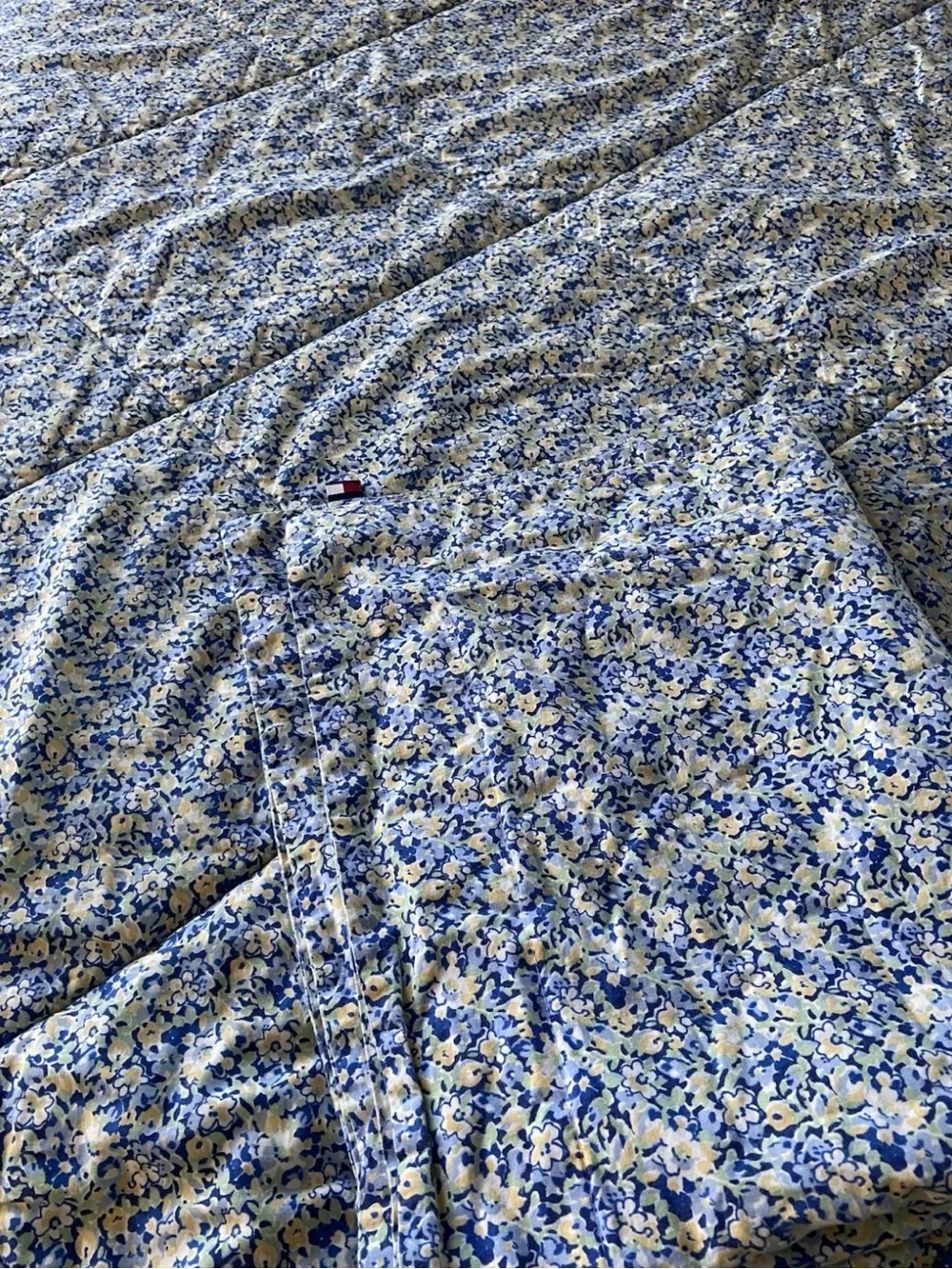 Tommy Hilfiger Blue and White Floral Quilted Comforter Set with Pillow Shams